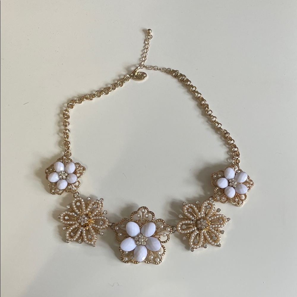 Elegant Gold and White Floral Necklace